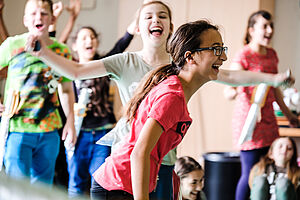 Fröhliche Jugendliche Fröhliche Jugendliche