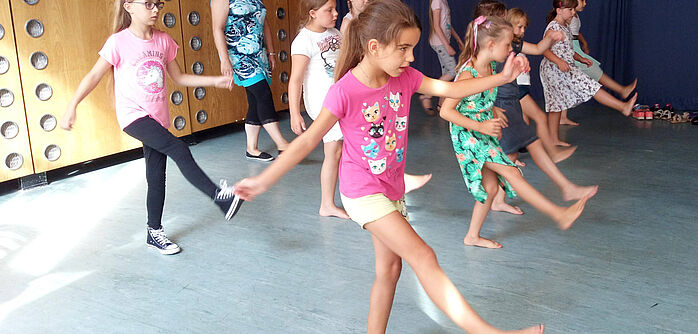 Tanzworkshop als Ferienaktion bei der Fanfarengarde Frankfurt an der Oder Tanzworkshop als Ferienaktion bei der Fanfarengarde Frankfurt an der Oder